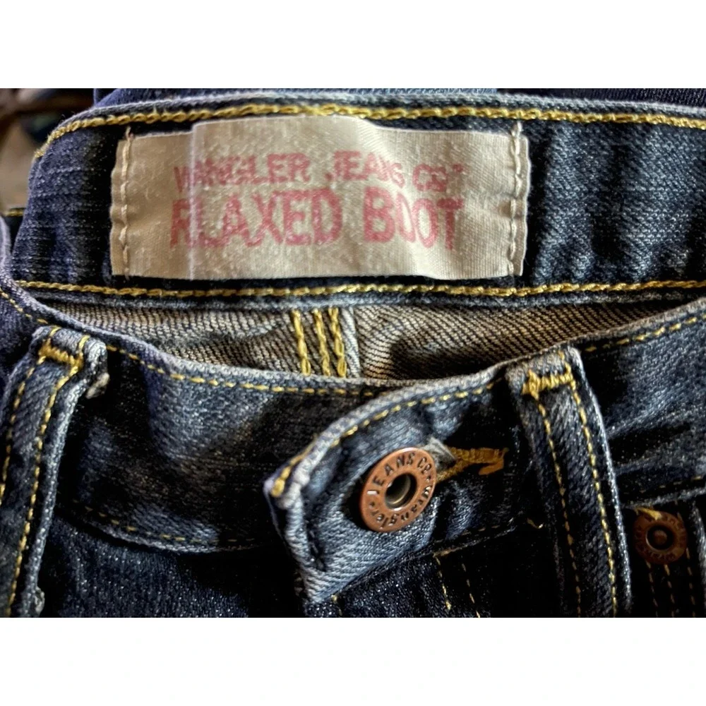 Wrangler Jeans Mens 29x30 Blue Relaxed Boot Cut Medium‎ Wash EUC